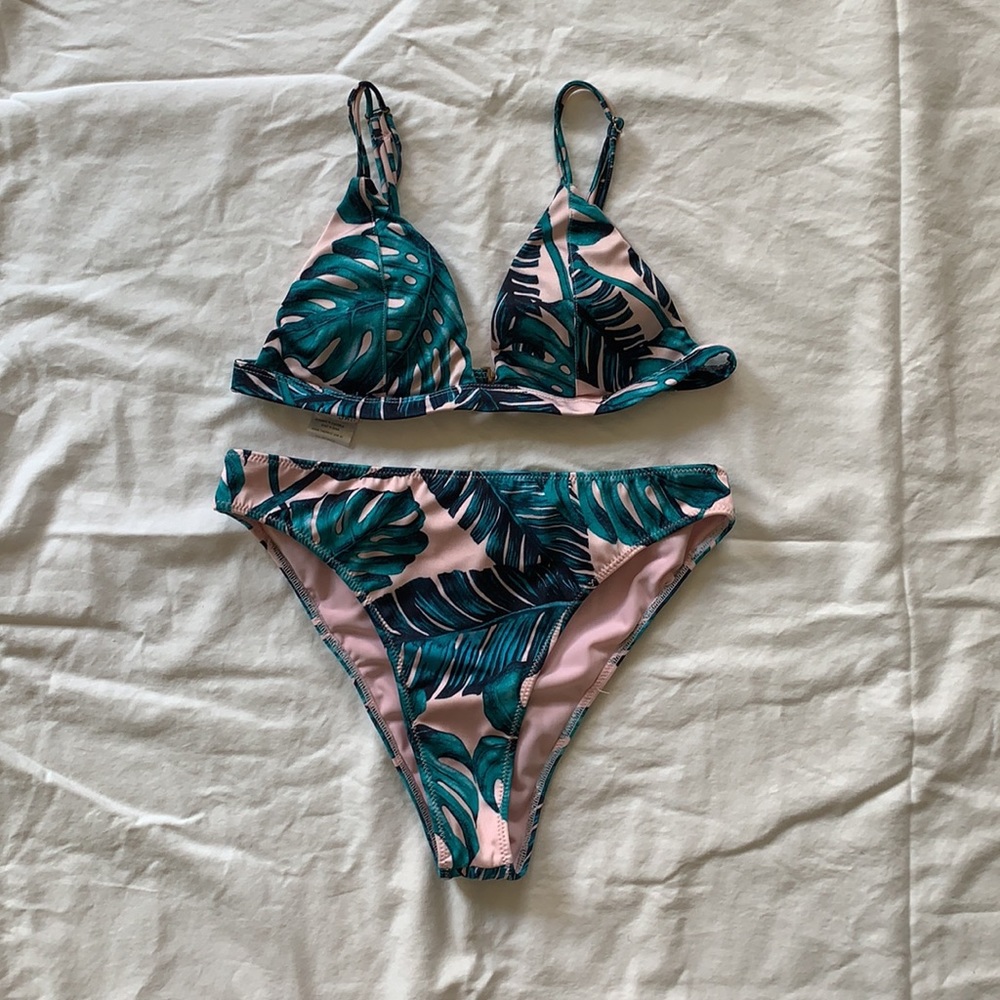 Tiger Mist Palm Tree Green ans Pink Bathing Suit